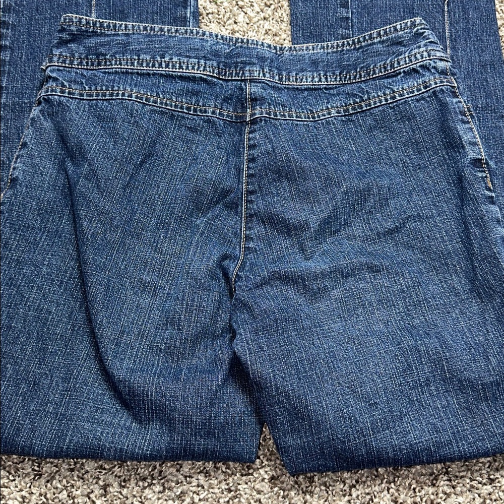 Kenneth Cole New York mid rise flare jeans size 8 - Picture 3 of 5